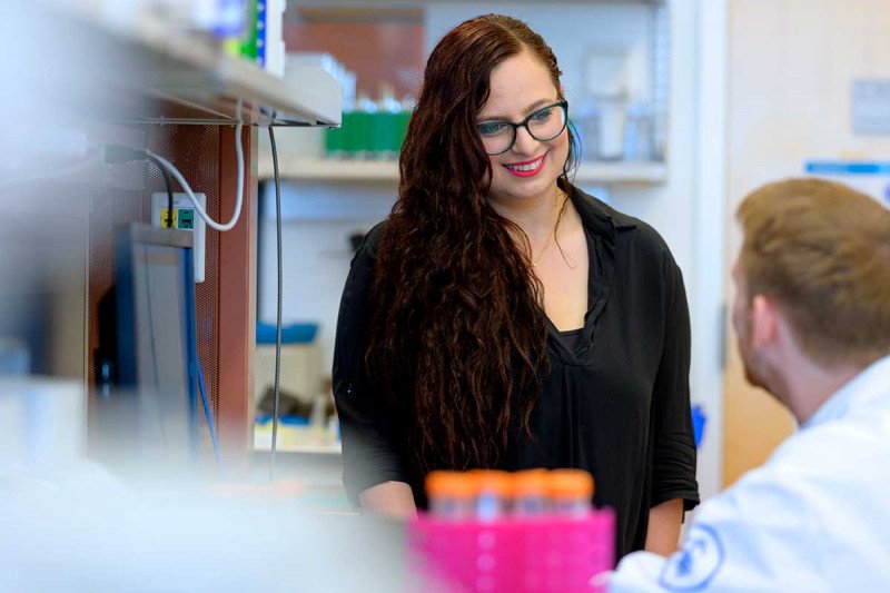 Chemical biologist Yael David with research fellow Rasmus Pihl